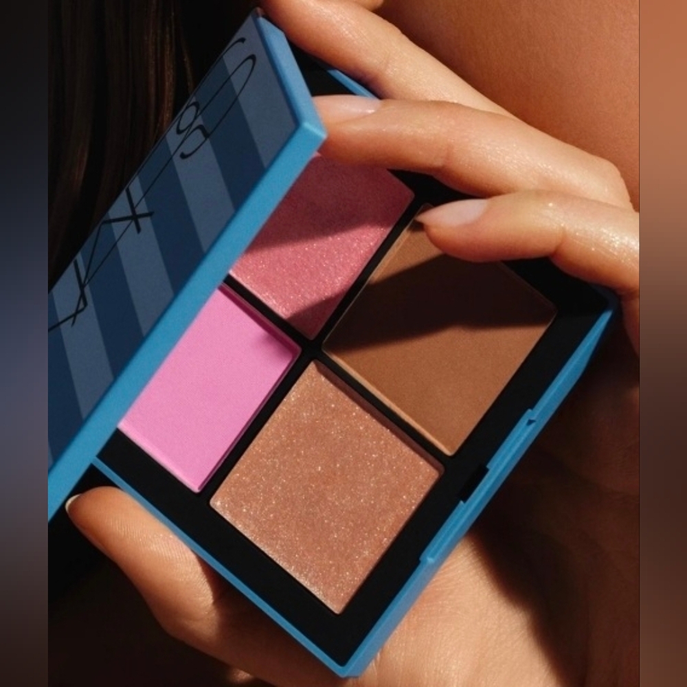 HOT ESCAPE CHEEK PALETTE I   NEW